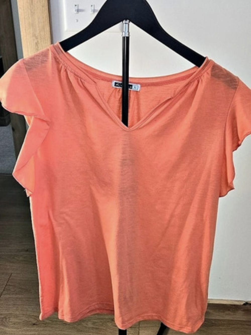 Kikula Ruffle Sleeve Top in Pinky Salmon Orange Large